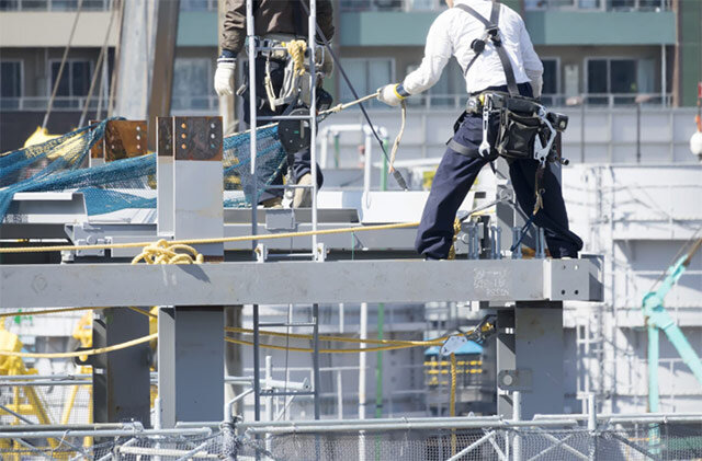 construction-site-and-workers.jpg